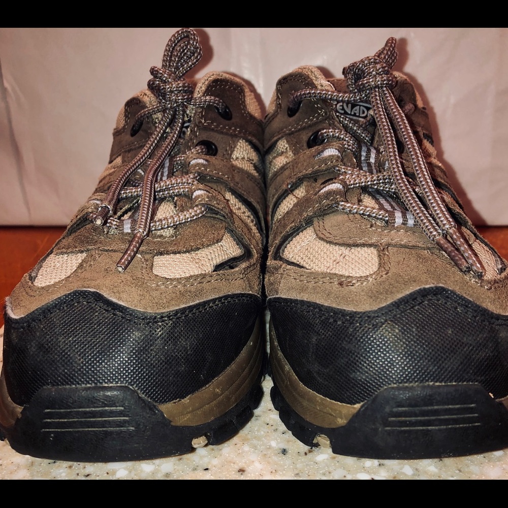 nevados hiking shoes